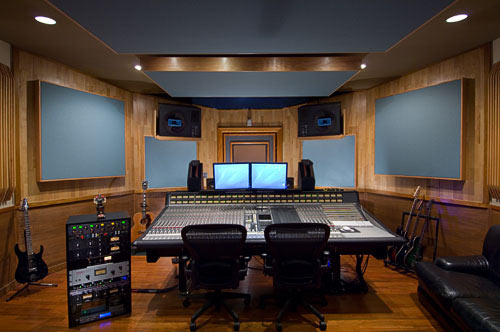 Silent Kid, Control Room - Center View Silent Kid, Control Room - Center View