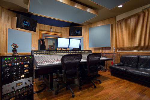 Silent Kid, Control Room - Right Side Silent Kid, Control Room - Right Side