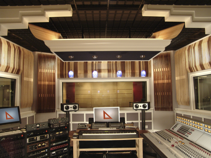 custom-control-room-design